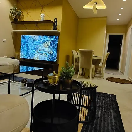 Panorama Apartment *