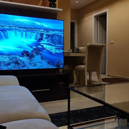 Panorama Apartment *